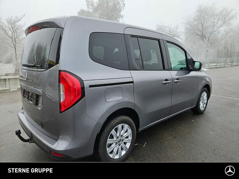 Gebraucht Mercedes T180 Progressive 131 PS (96 kW) 2025 Grau Van / Kleinbus