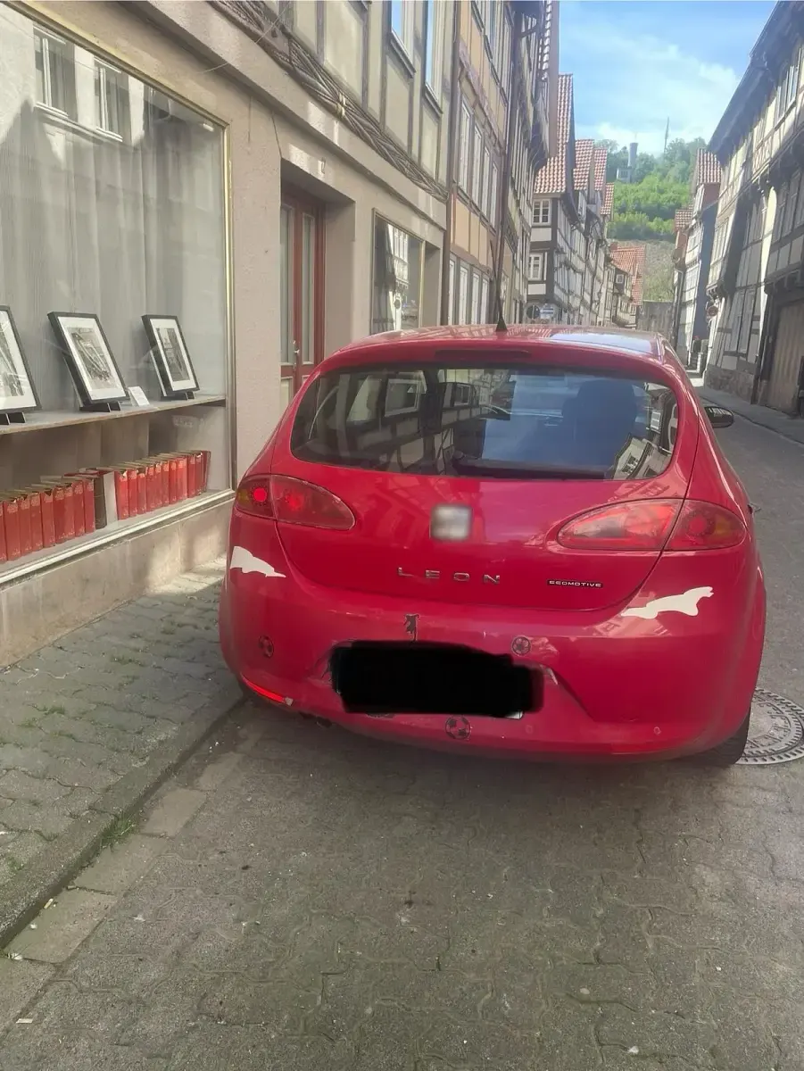 Używany Seat Leon 105 KM (77 kW) 2009 Czerwony Hatchback