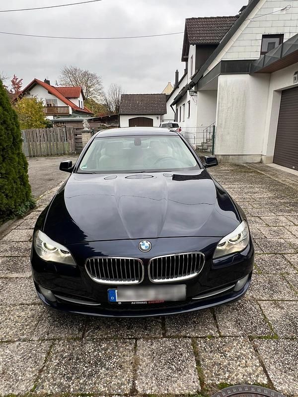 Blau Gebraucht 2012 BMW 535 Limousine | 9.950 € (Superpreis) - Bild 1/4