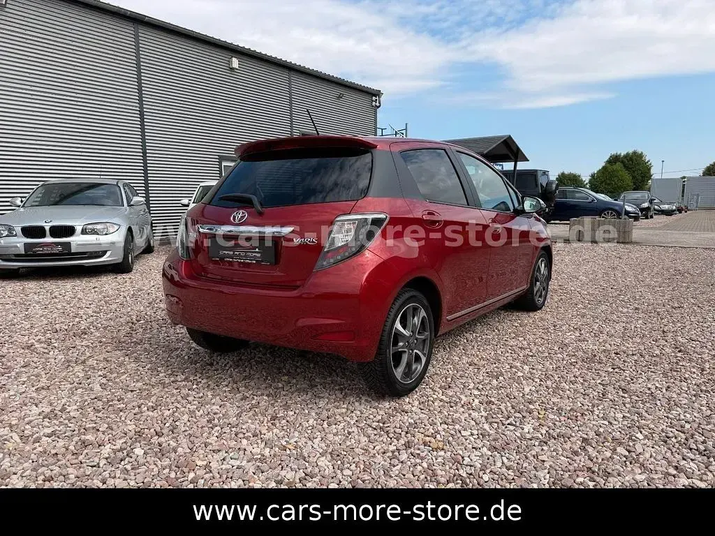 Gebraucht Toyota Yaris Trend 99 PS (72 kW) 2013 Rot Kleinwagen