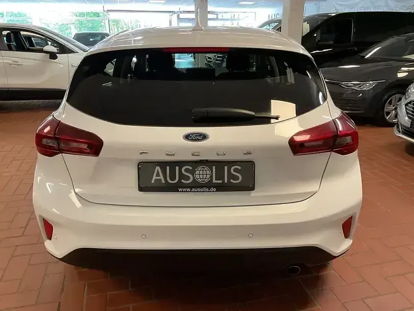 Gebraucht Ford Focus Titanium 116 PS (85 kW) 2023 Frozen white Limousine