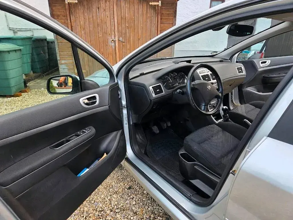 Gebraucht Peugeot 307 113 PS (83 kW) 2005 Silber Kombi
