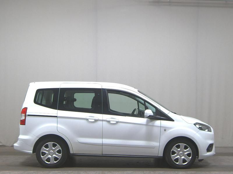 Weiss Gebraucht 2019 Ford Tourneo Courier Trend Van / Kleinbus | 7.690 € (Fairer Preis) - Bild 1/4