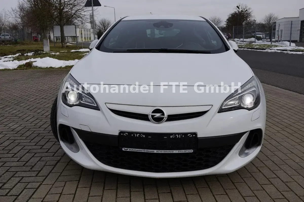 Gebraucht Opel Astra GTC OPC 280 PS (205 kW) 2015 Weiß Coupé
