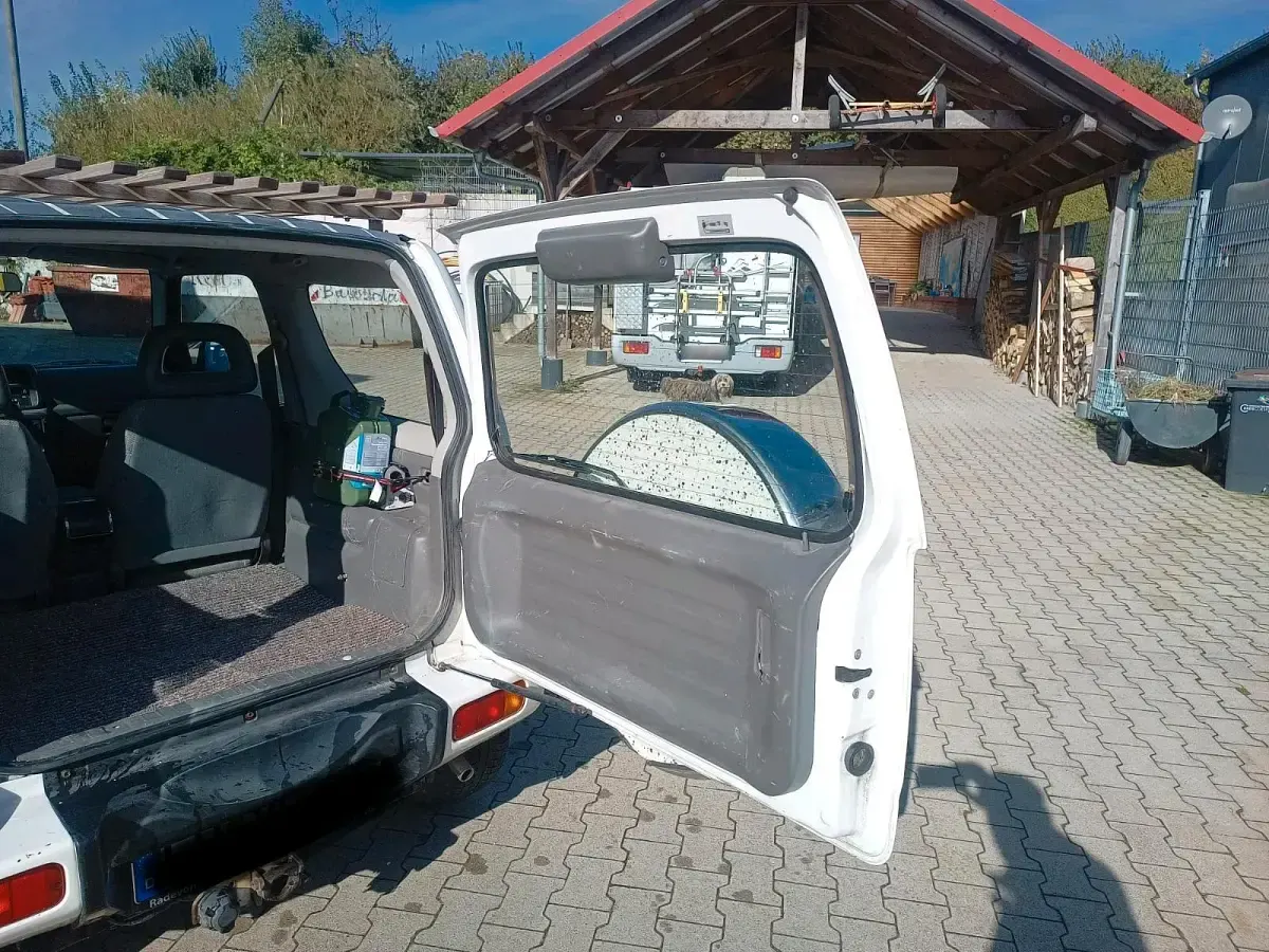 Gebraucht Suzuki Jimny 80 PS (58 kW) 1998 Weiß SUV