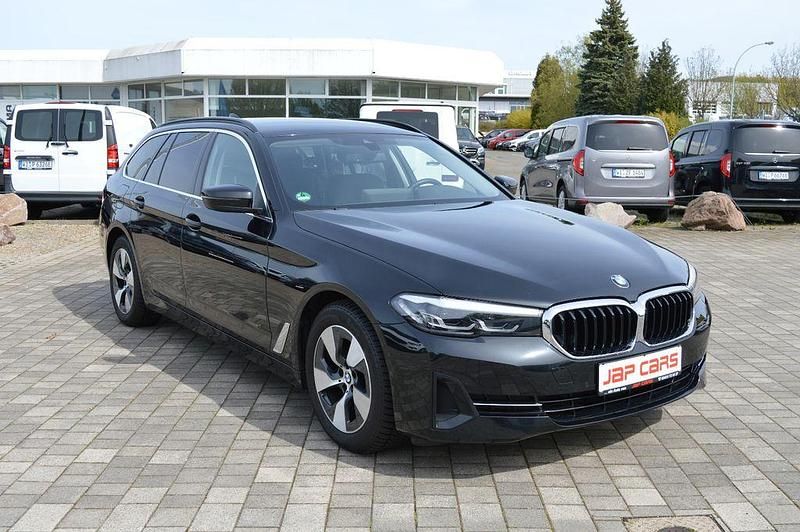 Gebraucht BMW 520 190 PS (139 kW) 2023 Schwarz Kombi