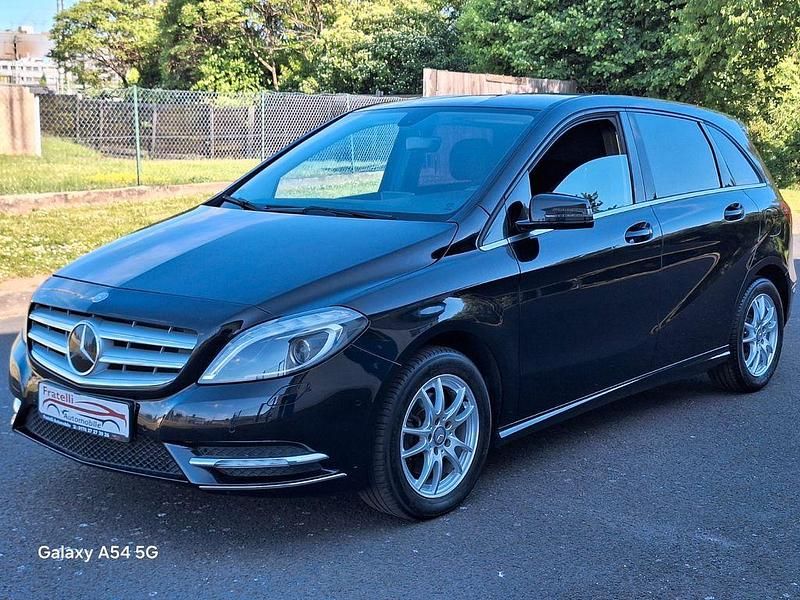Gebraucht Mercedes B220 170 PS (125 kW) 2014 Schwarz Van / Kleinbus
