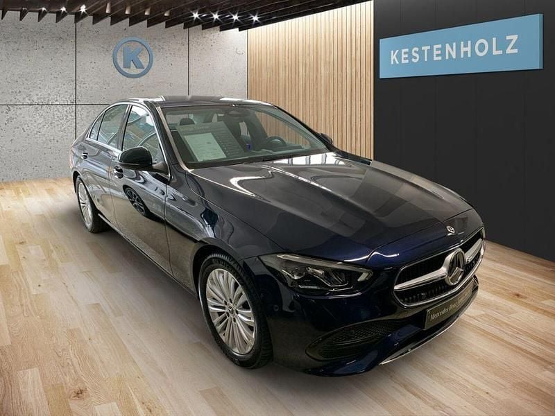 Gebraucht Mercedes C200 Avantgarde 204 PS (150 kW) 2022 Blau Limousine