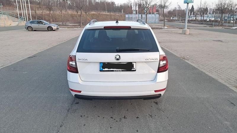 Gebraucht Skoda Octavia Soleil 150 PS (110 kW) 2020 Weiß Kombi