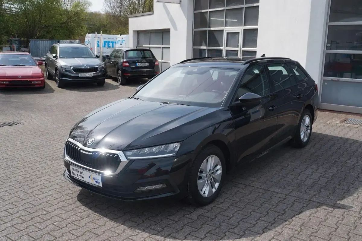 Gebraucht Skoda Octavia Ambition 116 PS (85 kW) 2023 Schwarz Kombi