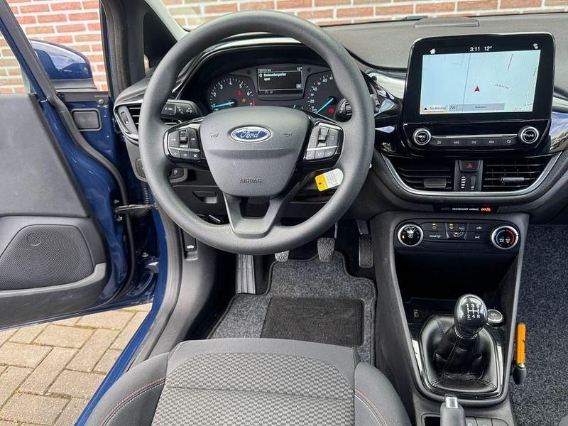 Gebraucht Ford Fiesta Trend 69 PS (50 kW) 2018 Blau Kleinwagen