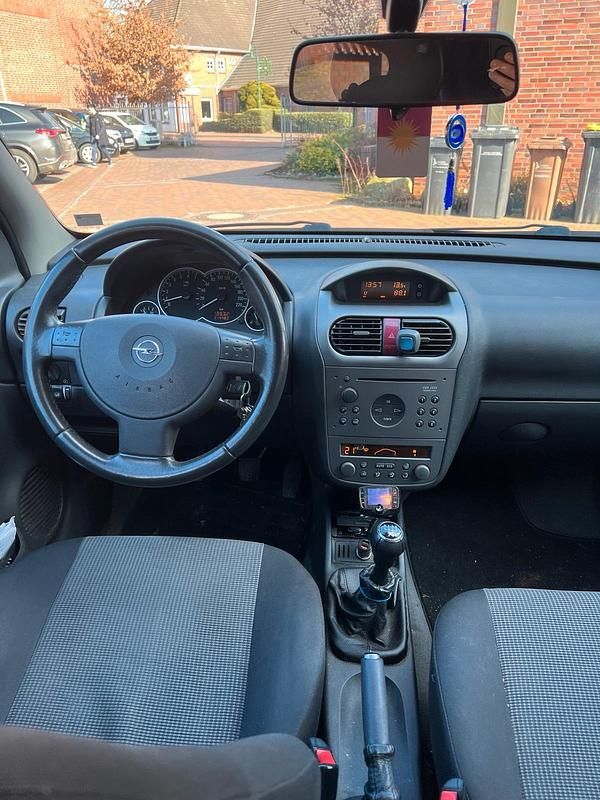 Gebraucht Opel Corsa 75 PS (55 kW) 2004 Schwarz Kleinwagen