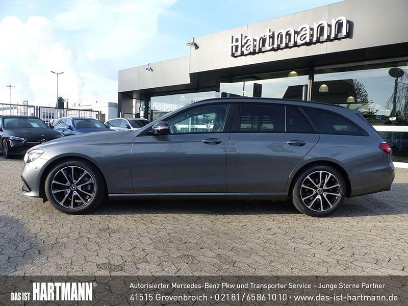 Gebraucht Mercedes E200 Avantgarde 197 PS (144 kW) 2022 Metalliclack selenitgrau Kombi