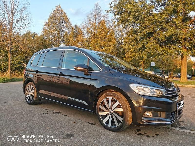 Schwarz Gebraucht 2019 VW Touran IQ Drive Van / Kleinbus | 19.200 € (Fairer Preis) - Bild 1/4