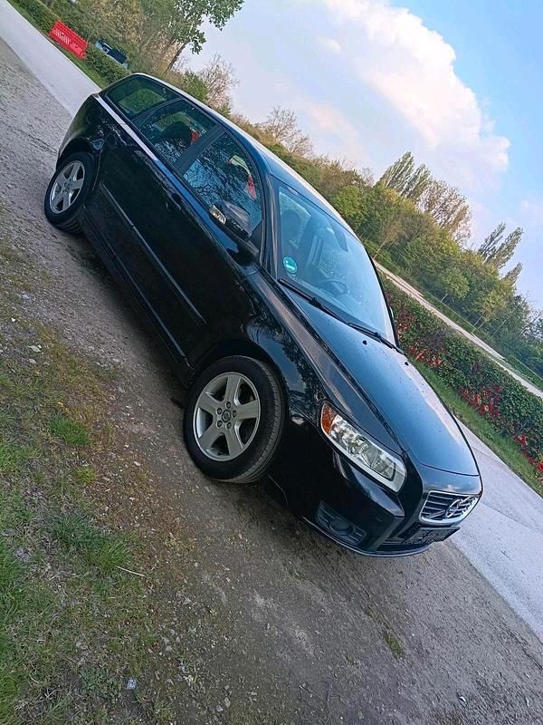 Second-hand Volvo V50 150 CP (110 kW) 2012 Negru Break