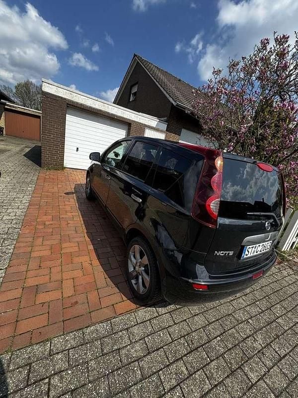 Second-hand Nissan Note Acenta 86 CP (63 kW) 2011 Hatchback
