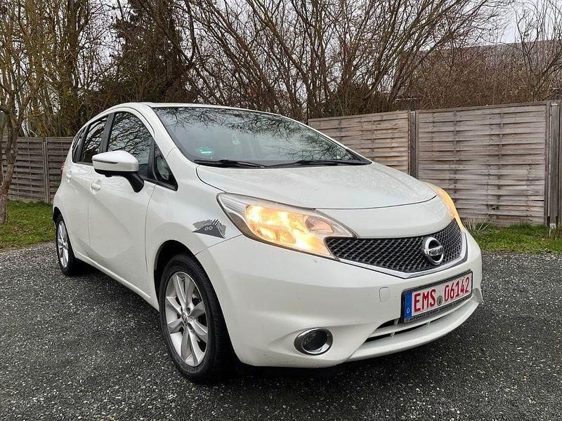Weiß Gebraucht 2013 Nissan Note Tekna Limousine | 2.950 € (Fairer Preis) - Bild 1/4