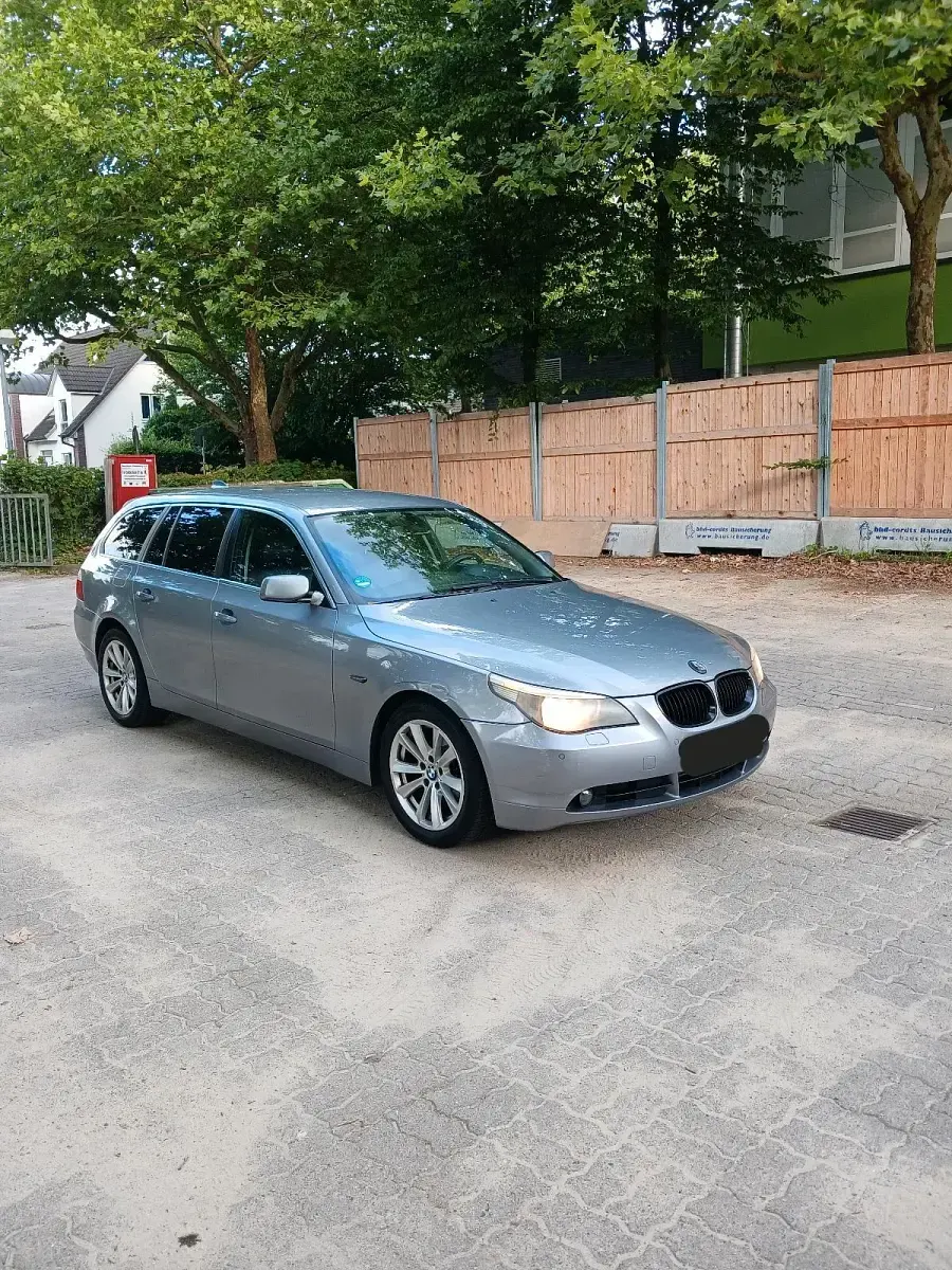 Gebraucht BMW 525 177 PS (130 kW) 2005 Grau Kombi
