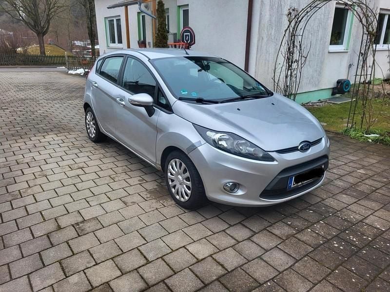 Silber Gebraucht 2012 Ford Fiesta Kleinwagen | 2.300 € (Guter Preis) - Bild 1/4