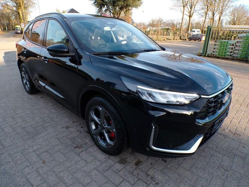 Gebraucht Ford Kuga ST-Line X 186 PS (136 kW) 2025 Schwarz SUV