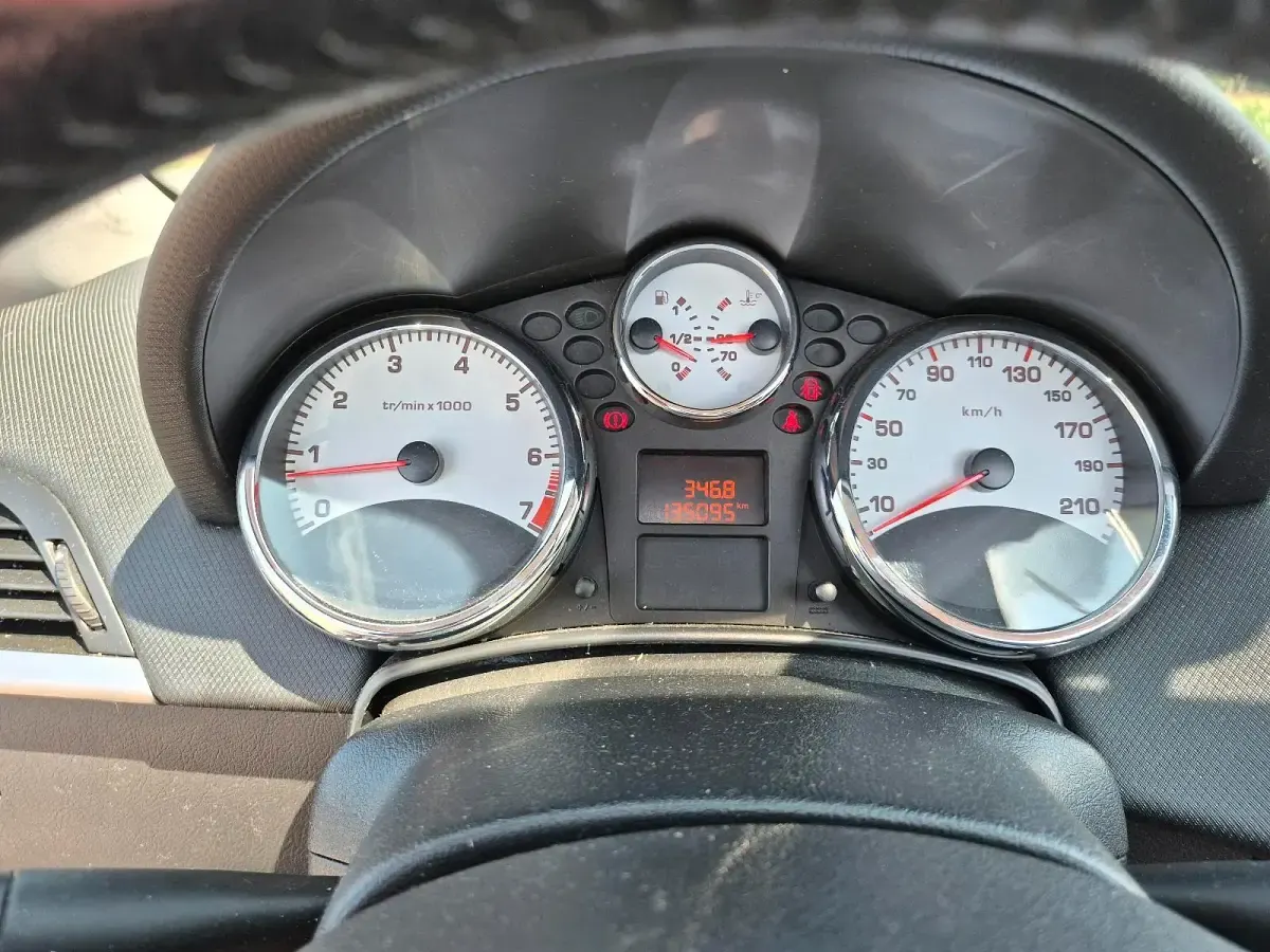 Gebraucht Peugeot 207 CC 150 PS (110 kW) 2010 Schwarz Cabrio