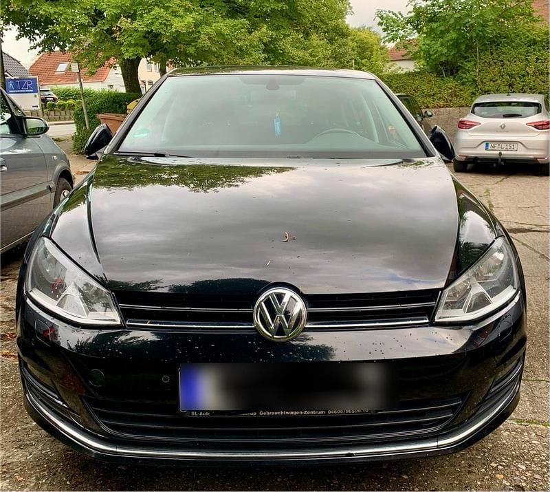 Schwarz Gebraucht 2015 VW Golf VII LOUNGE Limousine | 7.300 € (Guter Preis) - Bild 1/4