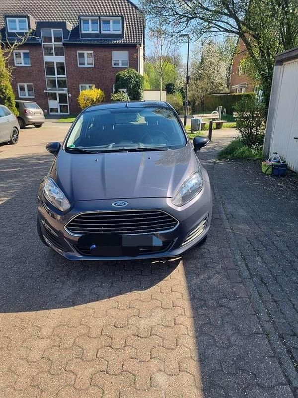 Gebraucht Ford Fiesta Trend 60 PS (44 kW) 2015 Limousine