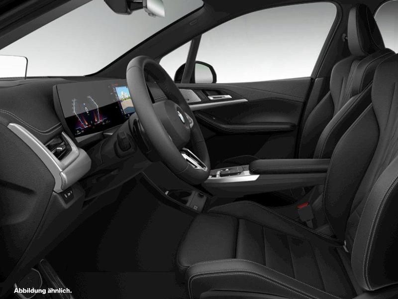 Gebraucht 2024 BMW 218 Active Tourer Comfort Edition Van / Kleinbus | 38.355 € - Bild 1/2