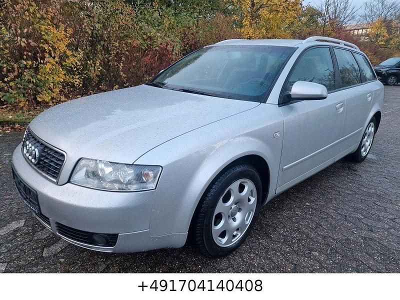 Silber Gebraucht 2004 Audi A4 Kombi | 6.970 € - Bild 1/4