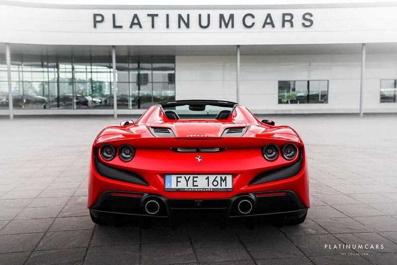 Second-hand Ferrari F8 721 CP (530 kW) 2020 Roșu Cabrio