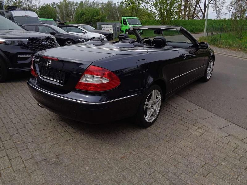 Gebraucht Mercedes CLK280 231 PS (169 kW) 2008 Chromitschwarz metalliclack Cabrio