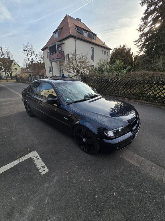 Gebraucht BMW 318 143 PS (105 kW) 2005 Blau Limousine