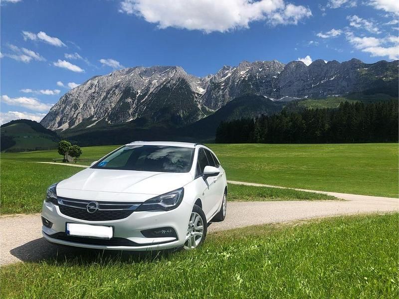 Weiß Gebraucht 2016 Opel Astra Innovation Kombi | 5.600 € (Guter Preis) - Bild 1/4