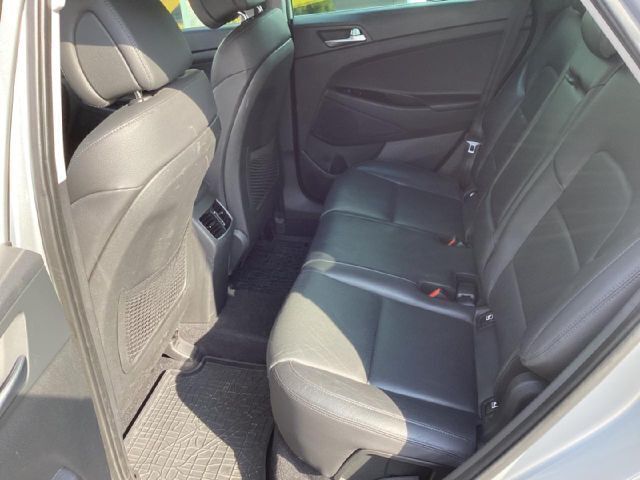 Gebraucht Hyundai Tucson Premium 177 PS (130 kW) 2017 Platinum silver / mic SUV