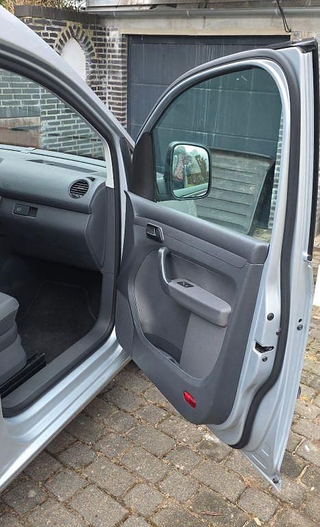 Gebraucht VW Caddy Edition 105 PS (77 kW) 2011 Silber Van / Kleinbus