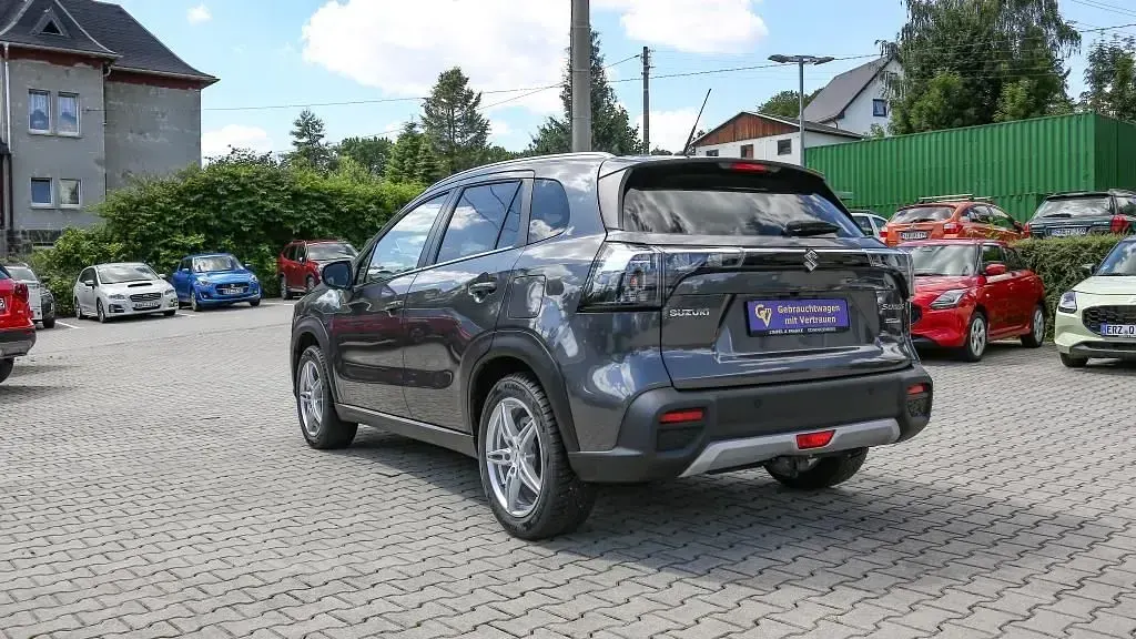 Gebraucht Suzuki SX4 129 PS (94 kW) 2023 Grau (metallic) SUV