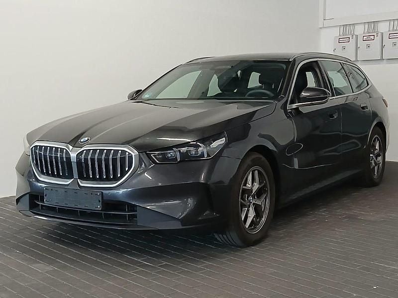Gebraucht BMW 320 Shadowline 190 PS (139 kW) 2024 Schwarzkeine angabe Kombi