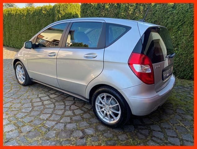 Gebraucht Mercedes A150 95 PS (69 kW) 2009 Silber (silber (polarsilber)) Limousine