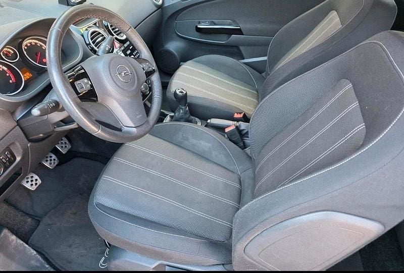 Gebraucht Opel Corsa 80 PS (58 kW) 2013 Kleinwagen