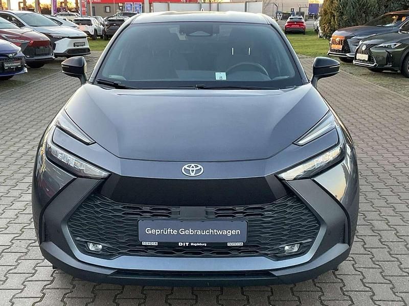 Gebraucht Toyota C-HR Team 140 PS (102 kW) 2024 Grey metallic / black SUV