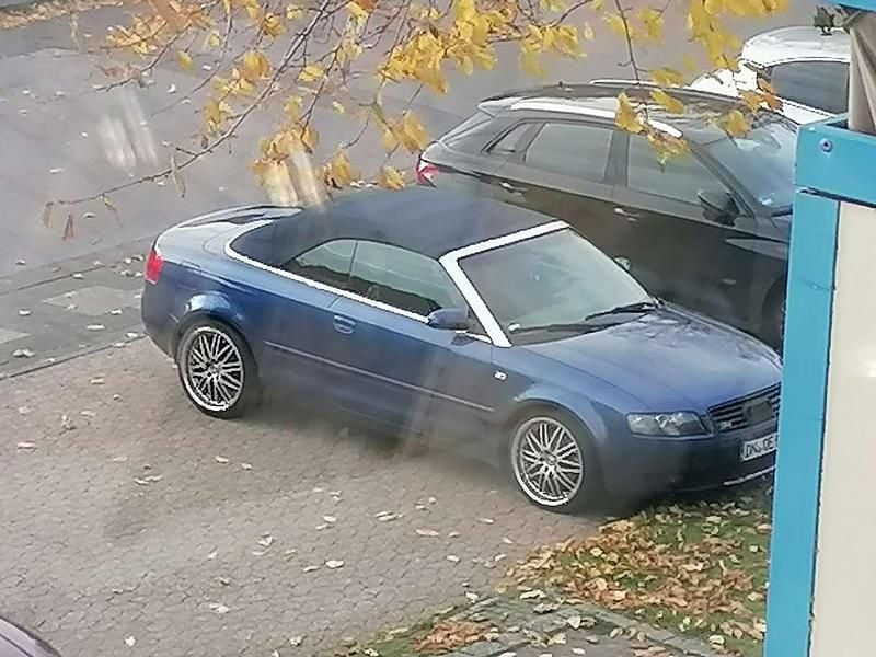 Blau Gebraucht 2003 Audi A4 Cabriolet Design Cabrio | 2.999 € (Guter Preis) - Bild 1/2