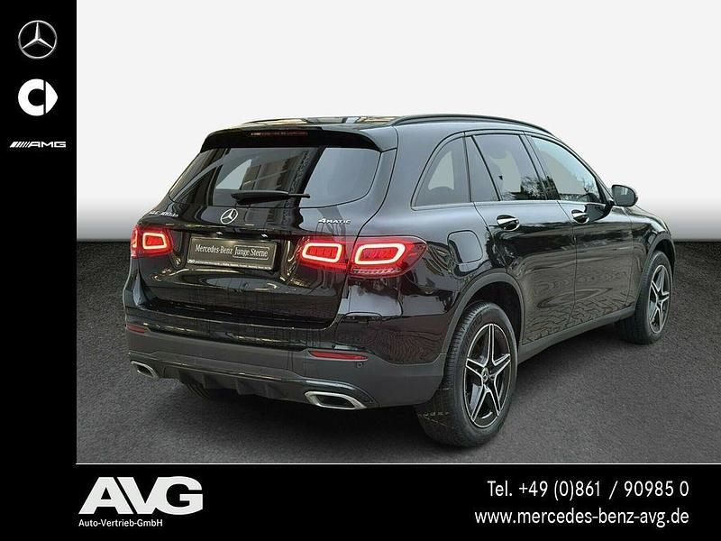 Gebraucht Mercedes GLC300e AMG 306 PS (225 kW) 2022 Unilack schwarz SUV
