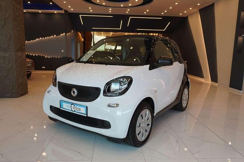 Weiß Gebraucht 2018 Smart ForTwo Coupé Kleinwagen | 9.590 € (Fairer Preis) - Bild 1/4