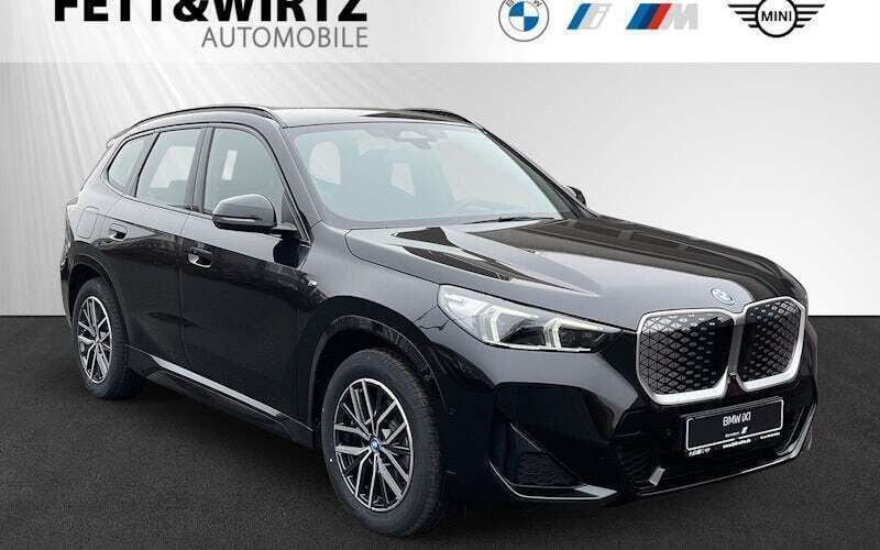 Schwarz Neu 2025 BMW iX1 Luxury Line SUV | 43.990 € (Guter Preis) - Bild 1/4