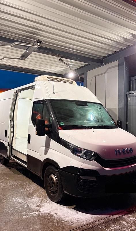 Gebraucht Iveco Daily 2018 Weiß Limousine