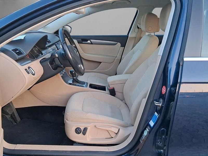 Gebraucht VW Passat 177 PS (130 kW) 2014 Blau Limousine