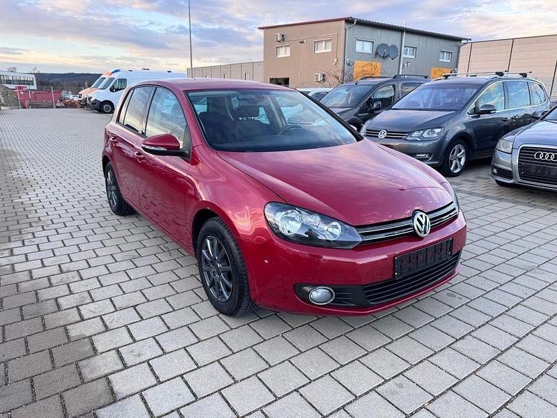 Rot Gebraucht 2010 VW Golf VI Team Limousine | 5.999 € (Fairer Preis) - Bild 1/4