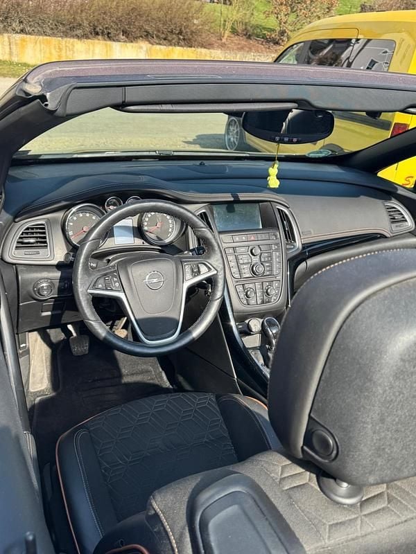 Gebraucht Opel Cascada 140 PS (102 kW) 2016 Braun Cabrio