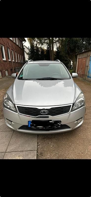 Gebraucht Kia Ceed 2010 Silber Kleinwagen