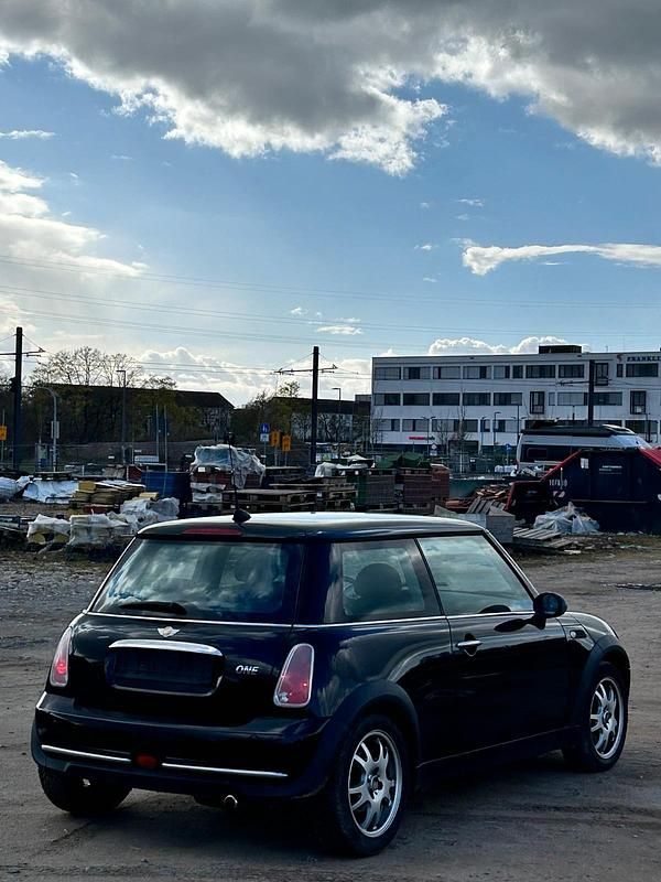 Gebraucht Mini Cooper 90 PS (66 kW) 2005 Schwarz Kleinwagen